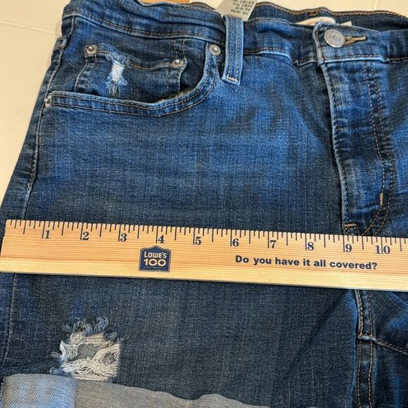 Levi’s Women’s Mid Length Shorts Size 31 Waist - Picture 7 of 8